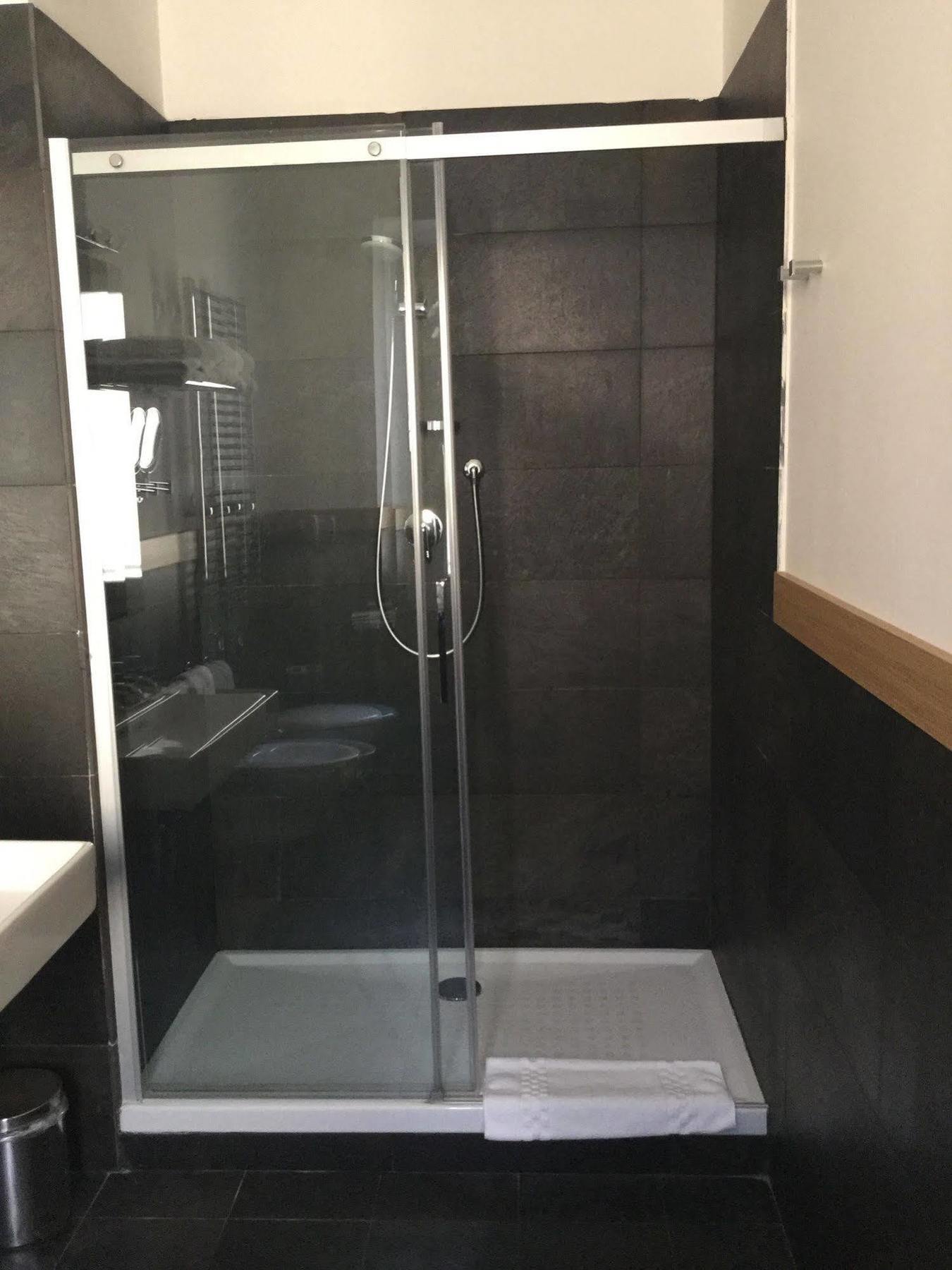 Rhome Terminal Guest House Roma Ngoại thất bức ảnh