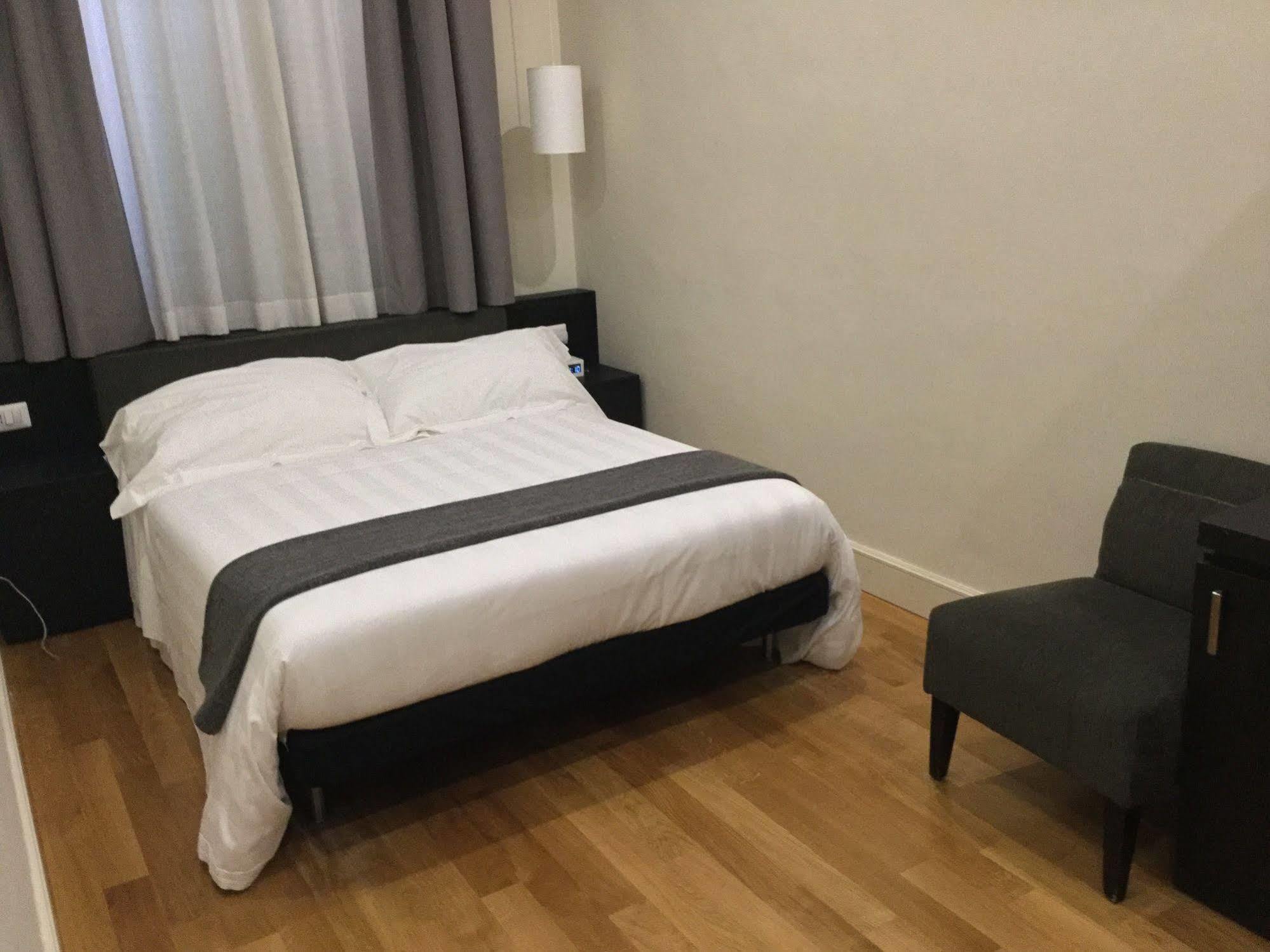 Rhome Terminal Guest House Roma Ngoại thất bức ảnh